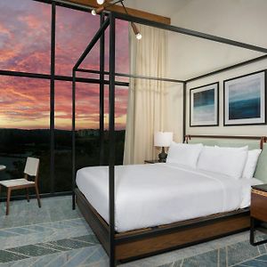 Studio Suite 1 King City view